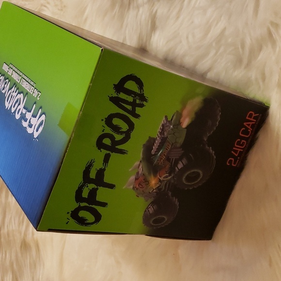 Prefontaine Remote Control Monster Truck/Off Road Vehicle - green dinosaur - Picture 4 of 16